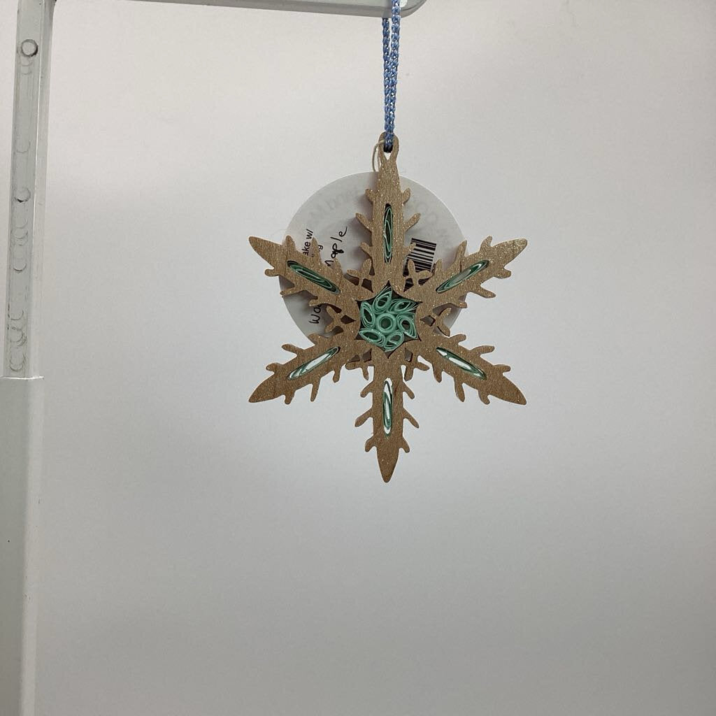 SNOWFLAKE W/QUILLING