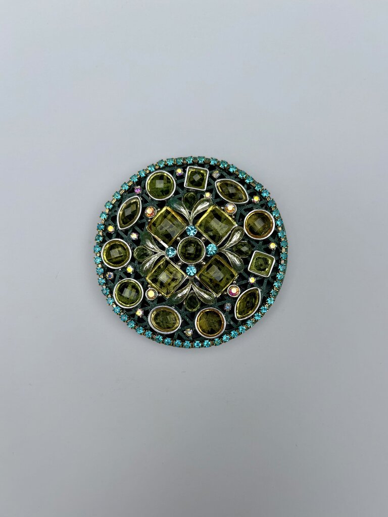 3 X 3 GREEN MAGNET w/center piece, light green pieces& silver, aqua rhinestone edge