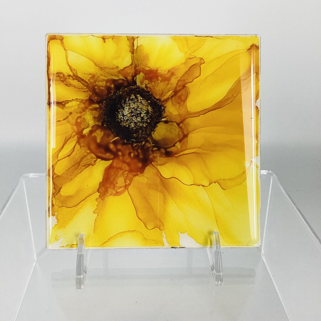 4x4 Tile with Yellow Flowers (Large Center)