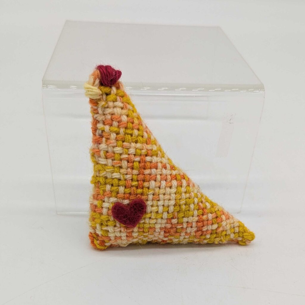 Tippie Chicken Shelf Sitter