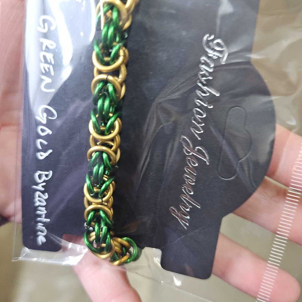 16g Green and Gold Aluminum Byzantine Bracelet 7 inch