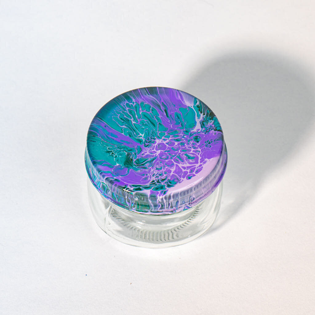 4 oz Jar Cover is teal lavender