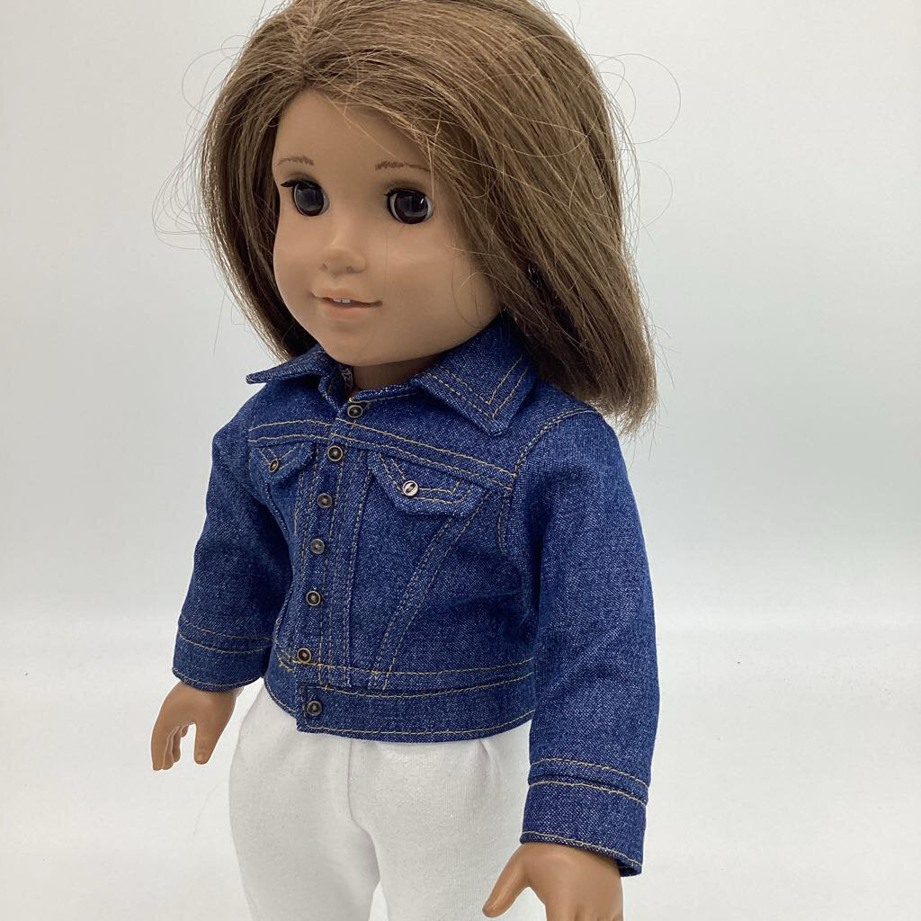 Denim jacket with topstitching and buttons