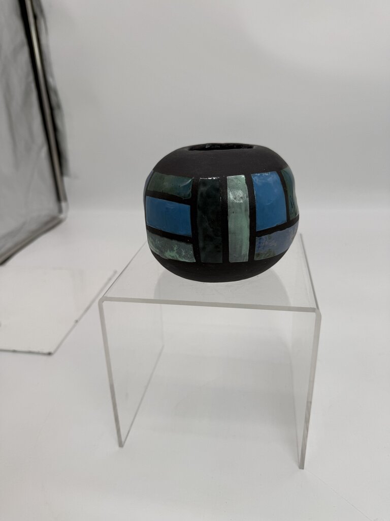 Geometric print vase