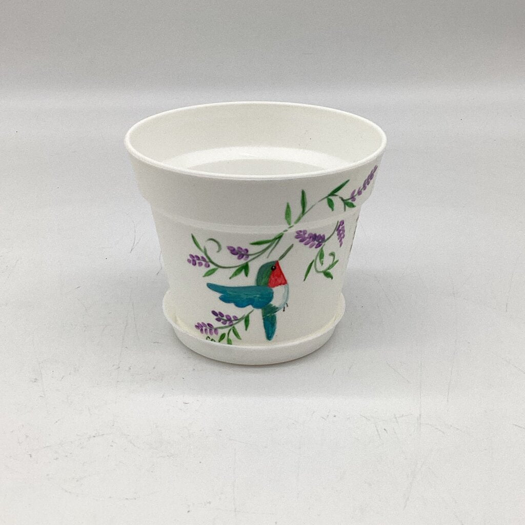 Medium white pot w/hummingbird-E