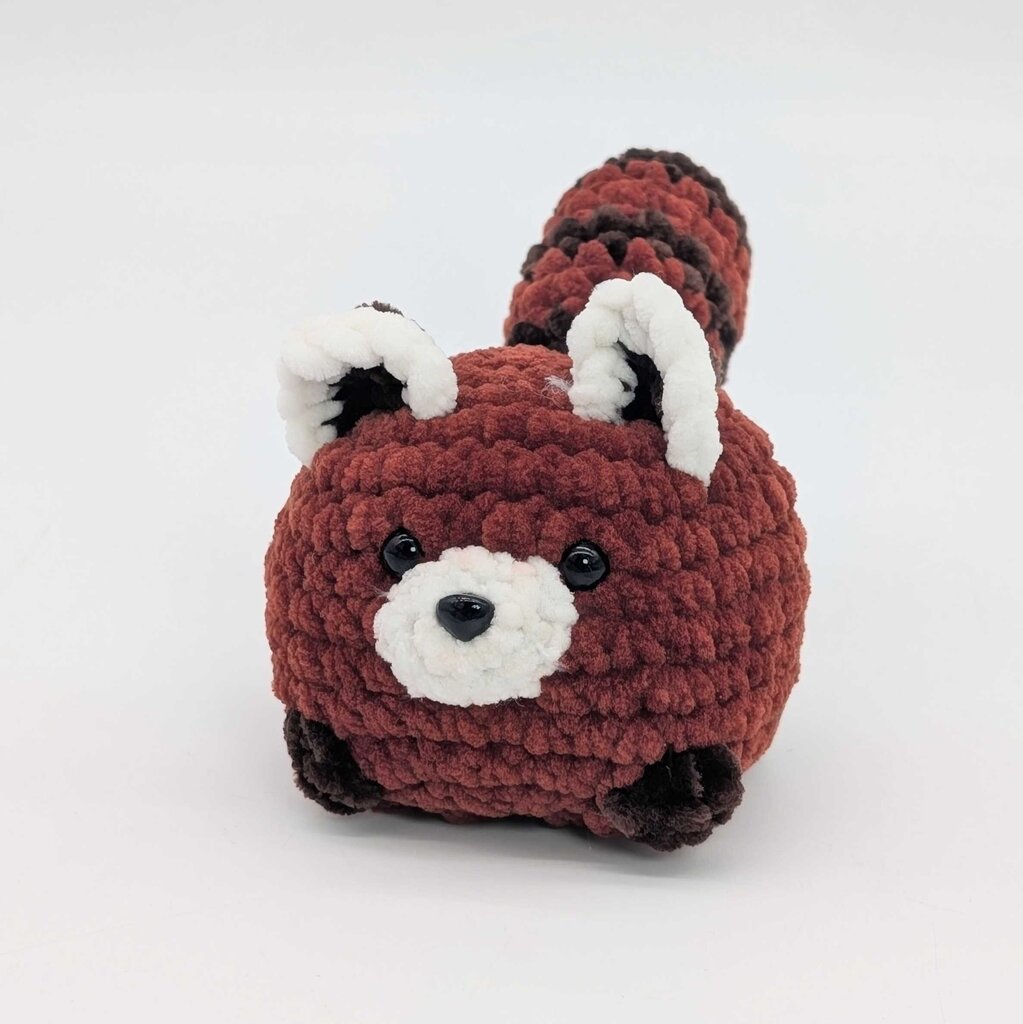 Crochet round red panda