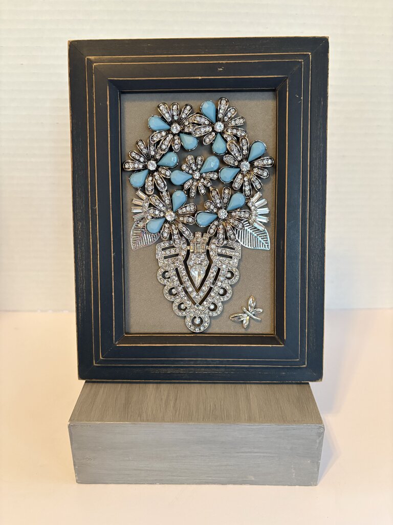 VTG RHINESTONE FLOWERS AND VASE in 5 X 7 upcyclecd rustic blue frame