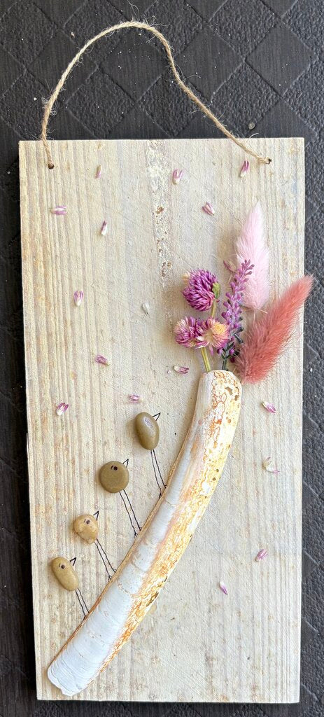 Wood with pinkish flowers and 4 birds