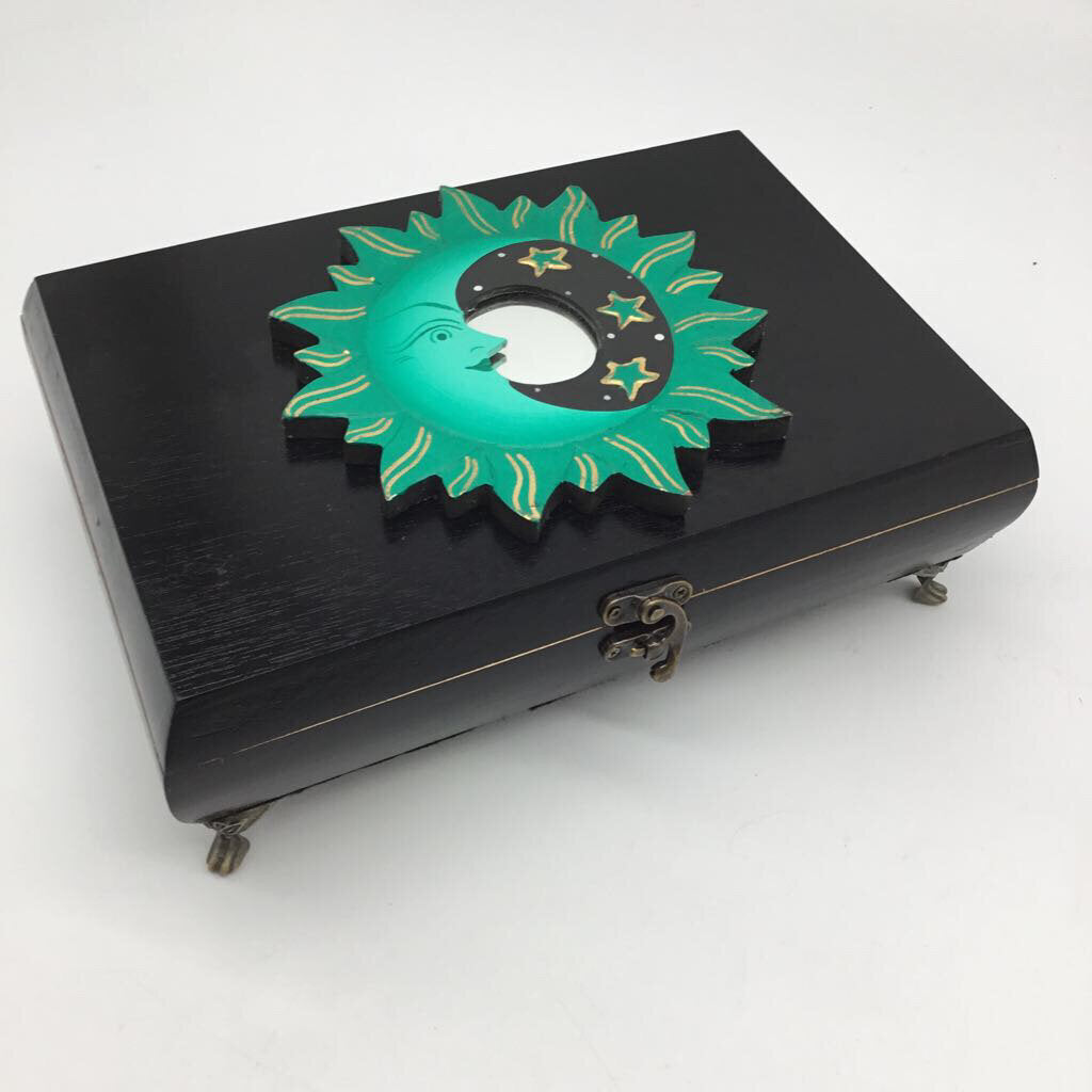 Green Sun/Moon Box