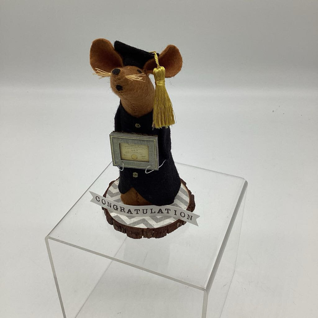 Graduation mouse holding open diploma