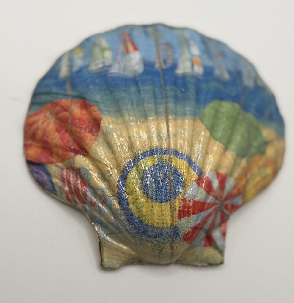Beach Scene Scallop Shell (NC)