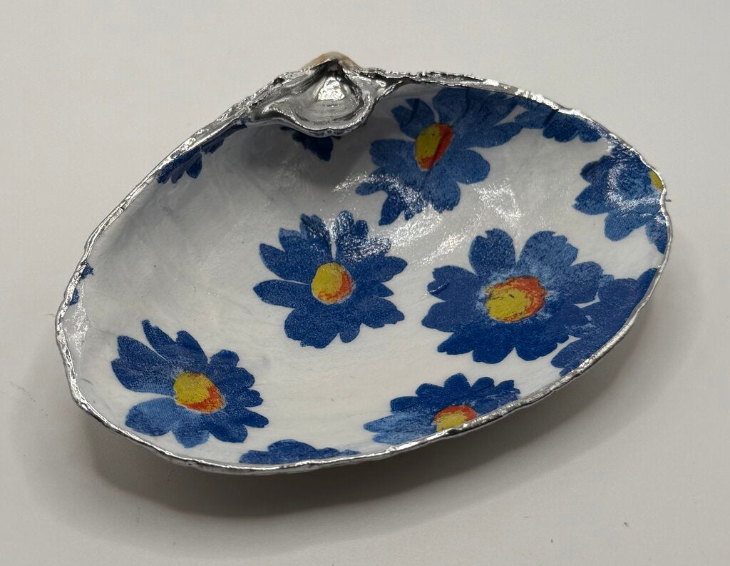 Blue Flowers Clam Dish (Nahant, MA)