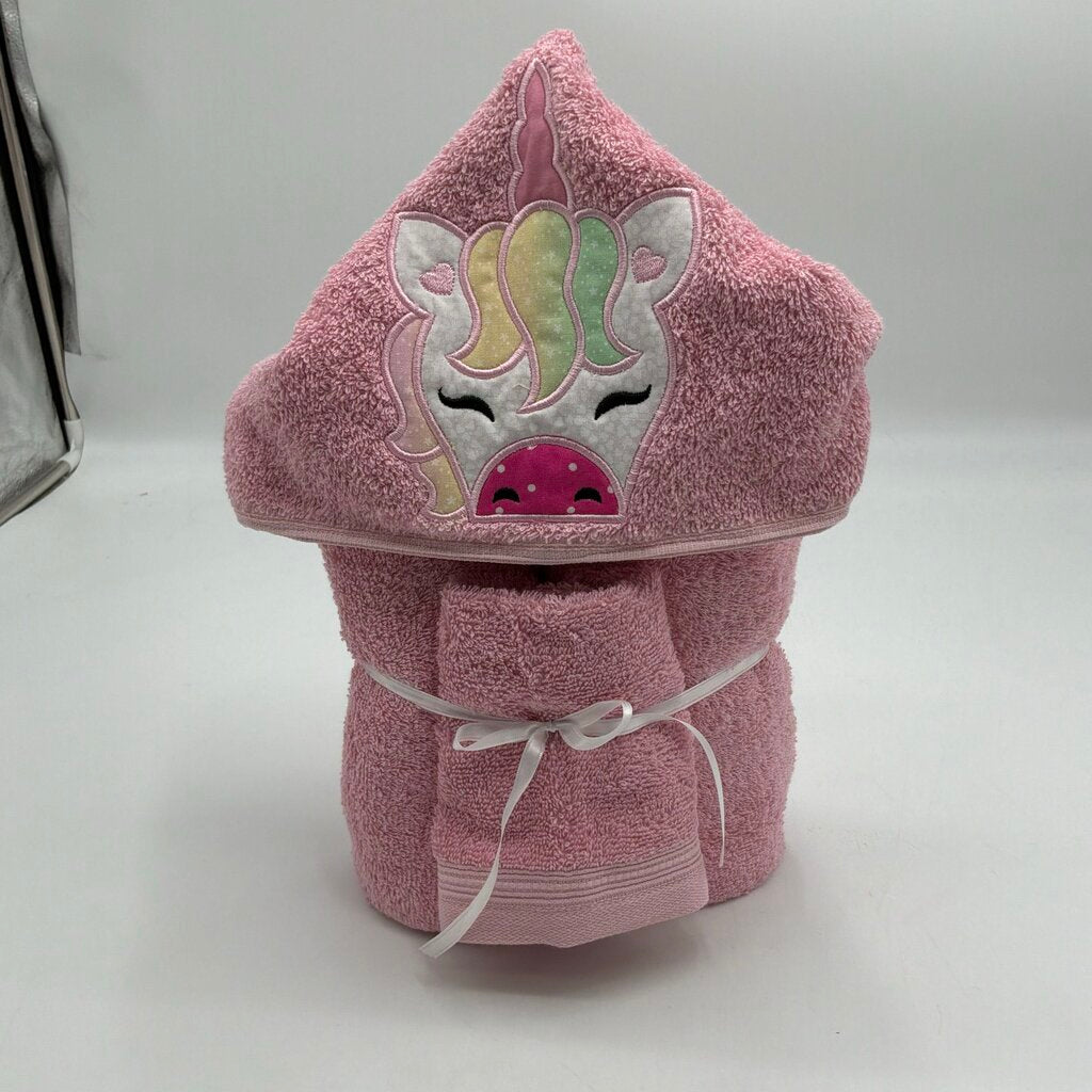 HOODED TOWEL