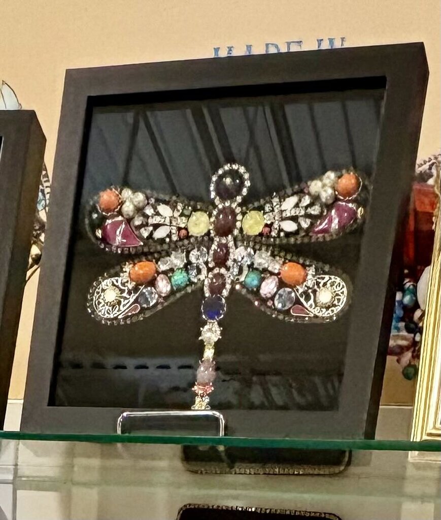 LARGE COLORFUL DRAGONFLY 8X8 BLK SB