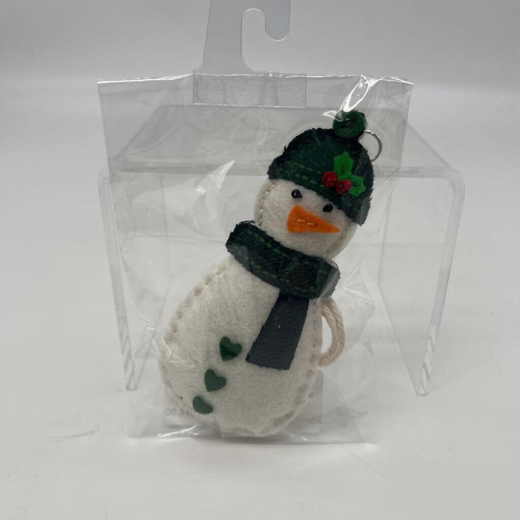 Snowy Friend charm