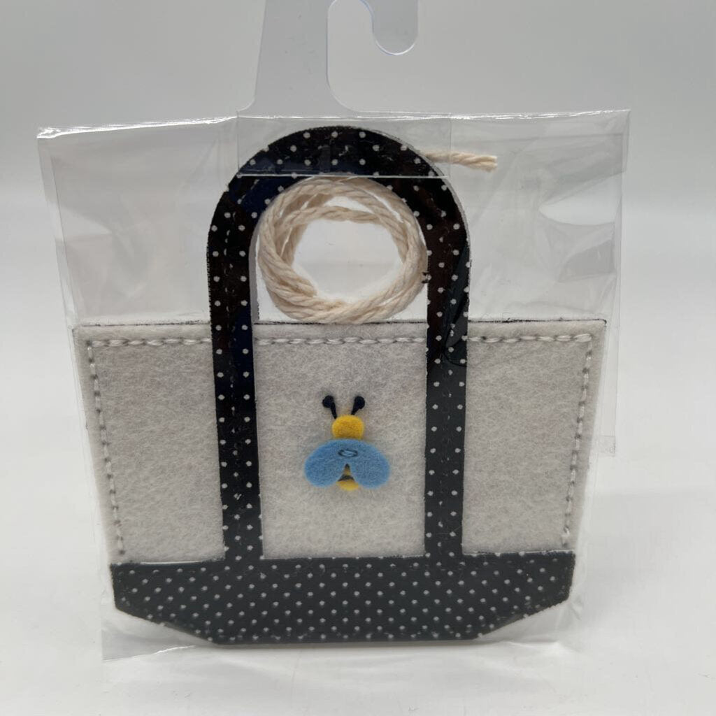 Tote Charm
