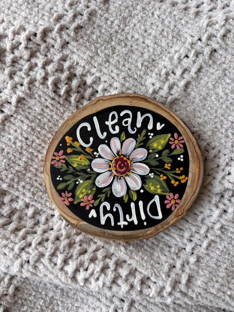 White Floral Dishwasher Magnet