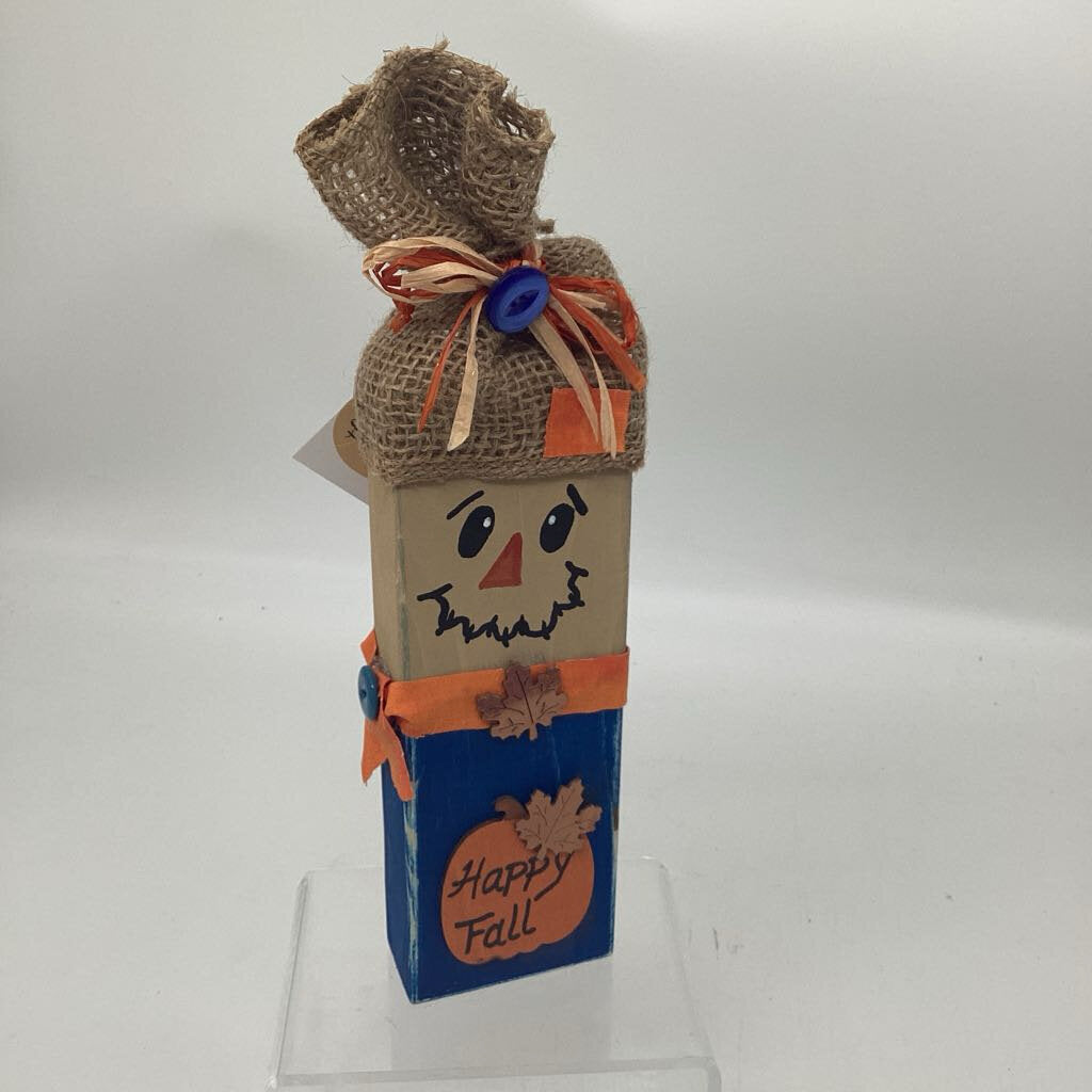 Wooden Scarecrow/Happy Fall