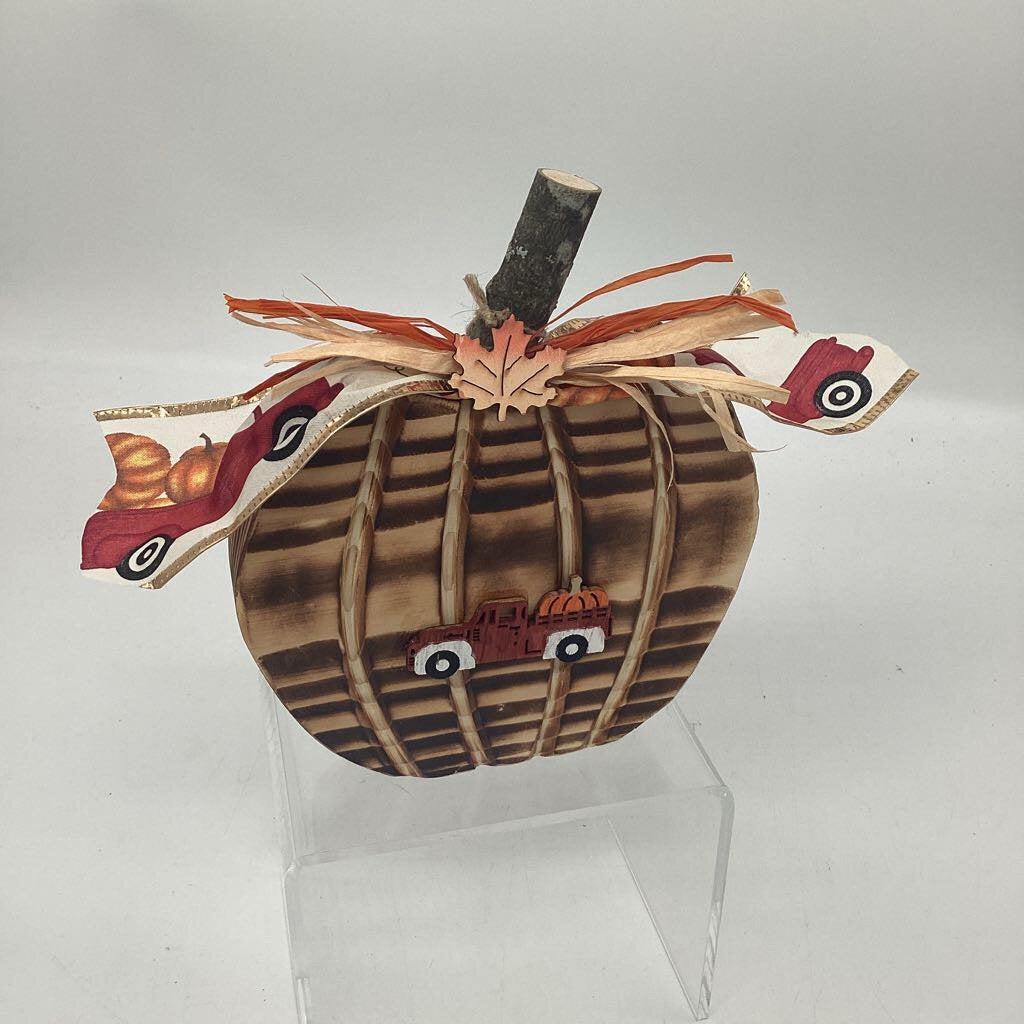 Wooden Pumpkin/Red Truck