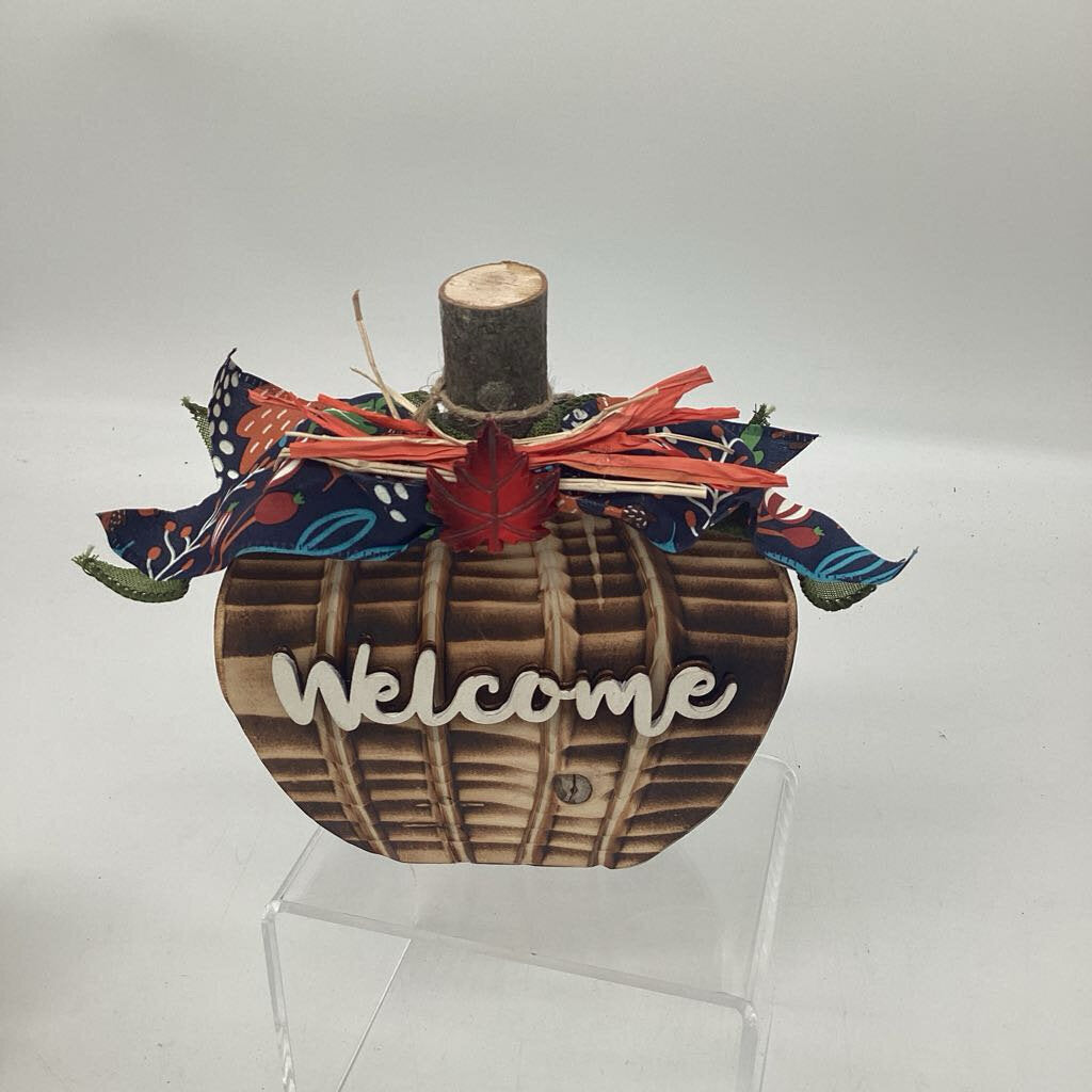 Wooden Pumpkin/Welcome