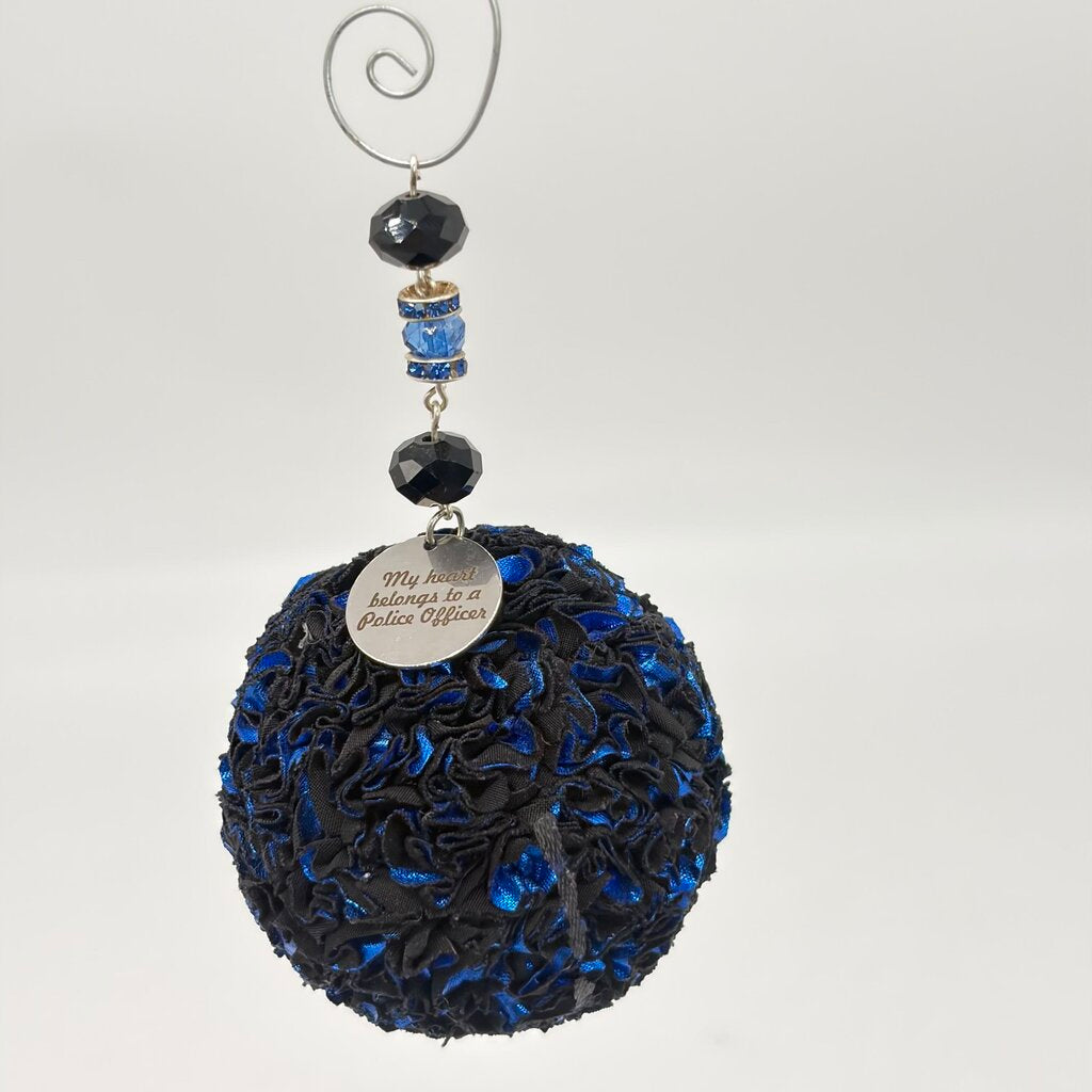 My heart belong to a police officer Hanging ornament/bauble