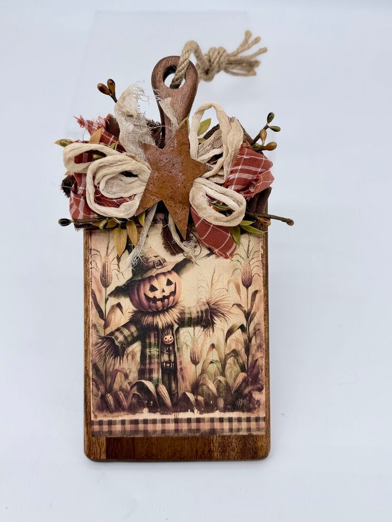 Decorative cutting board - scarecrow