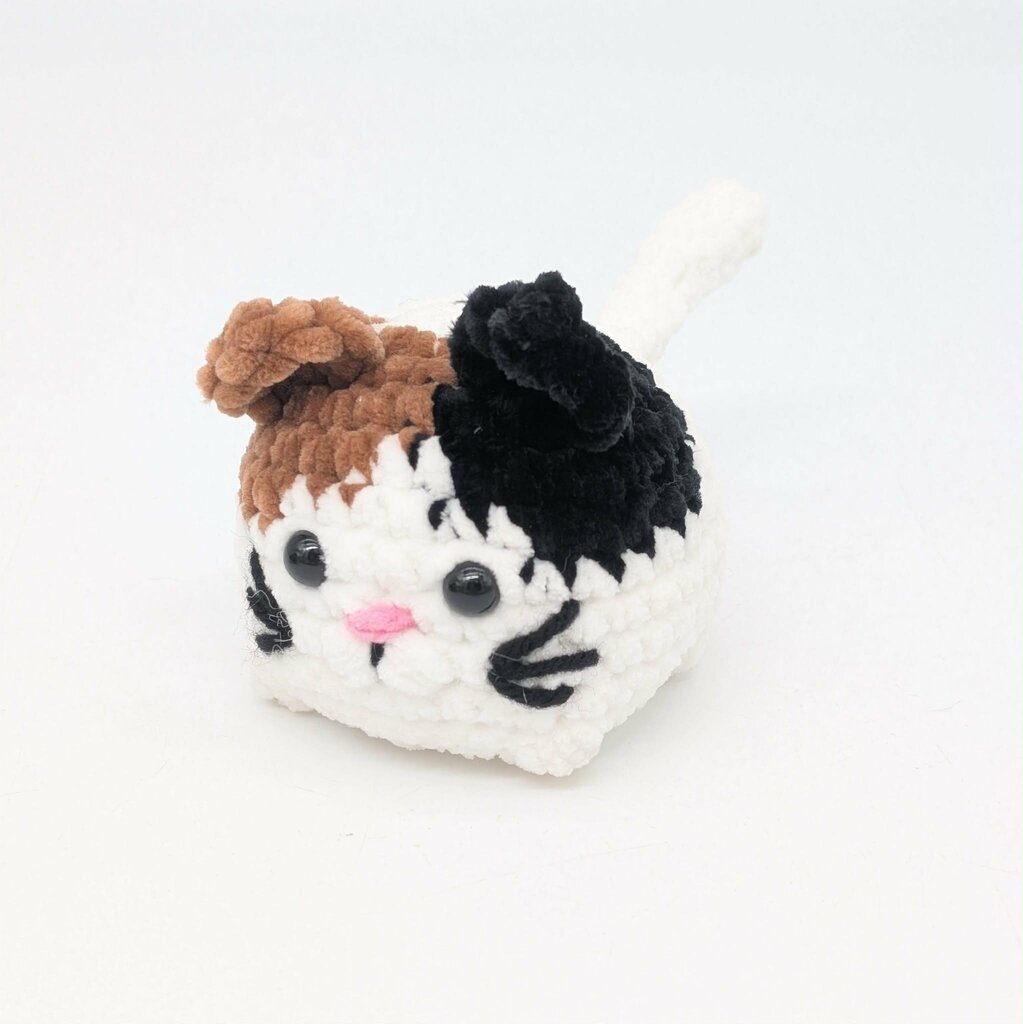 Crocheted Chubby Kitty