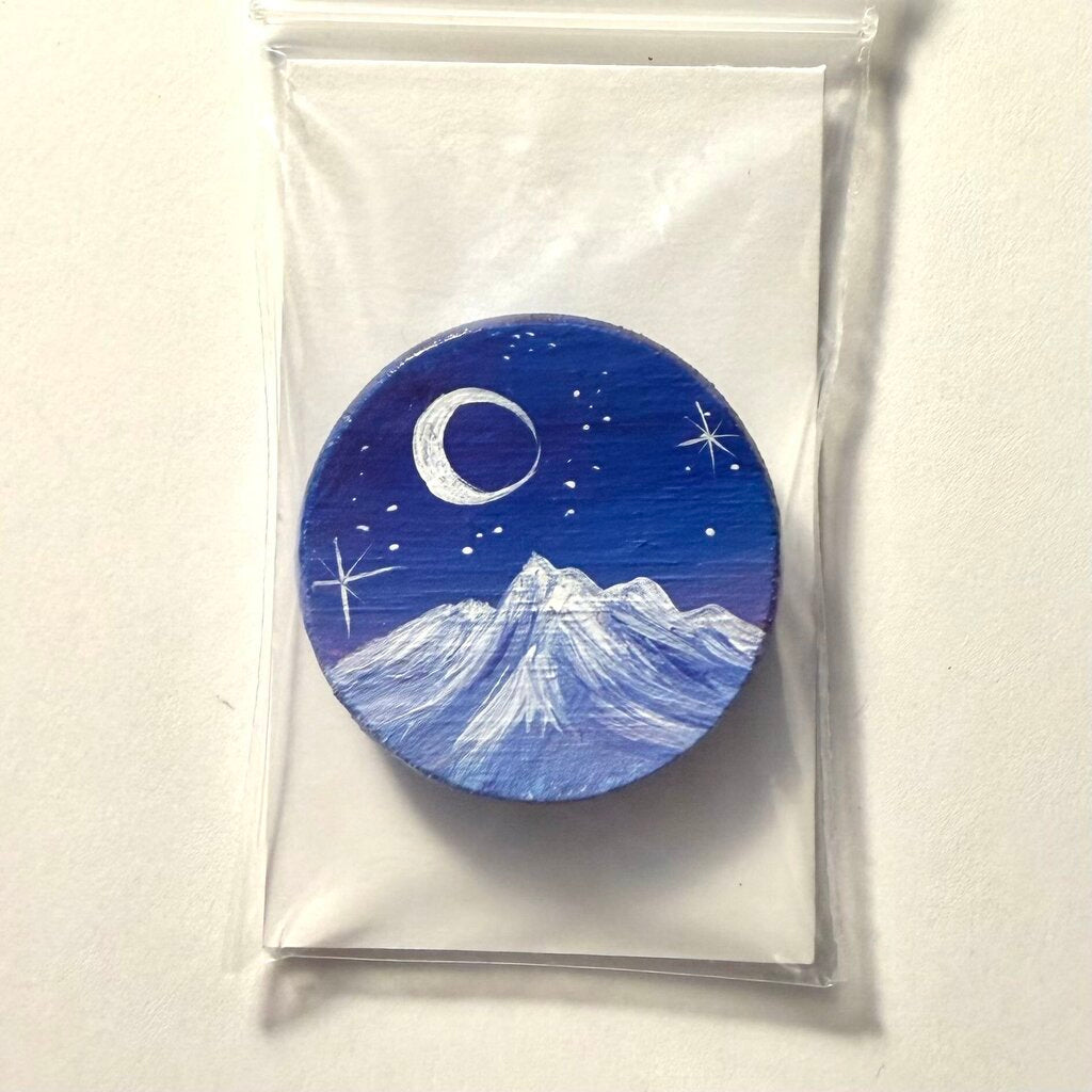 Moon and Mountain circle Magnet