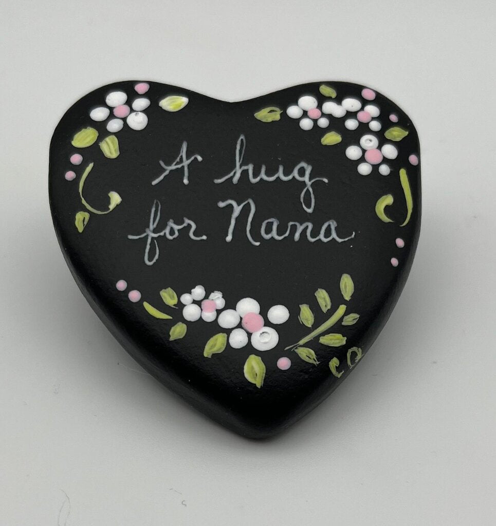 Heart rock-blk-"A hug for Nana"