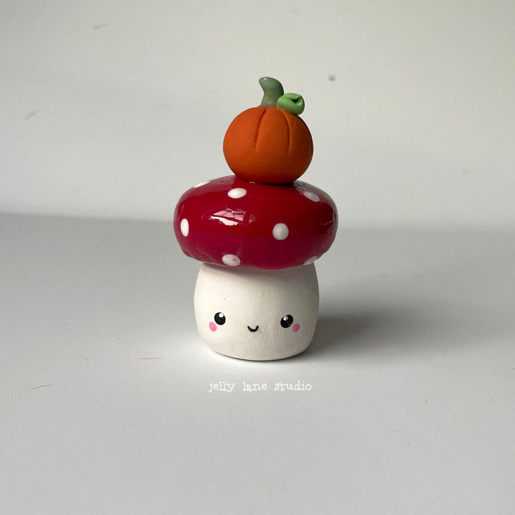 PUMPKIN MUSHROOM DESK FRIEND
