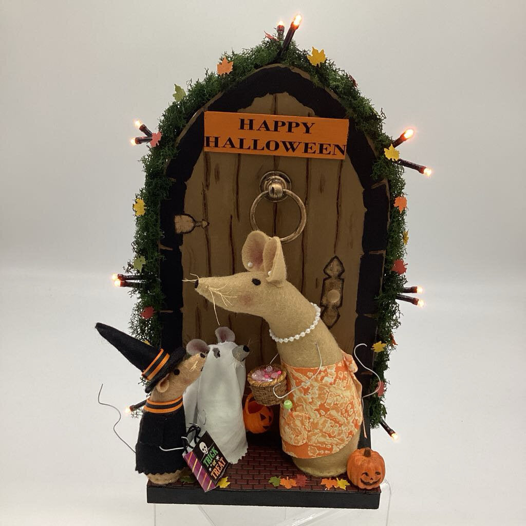 Trick or Treating mice