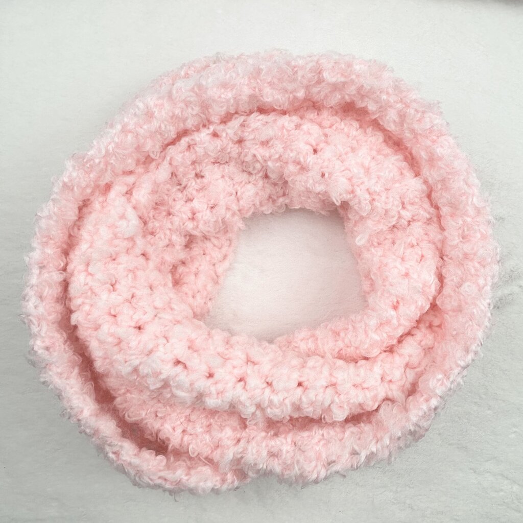 Chunky Infinity Scarf - Soft Pink
