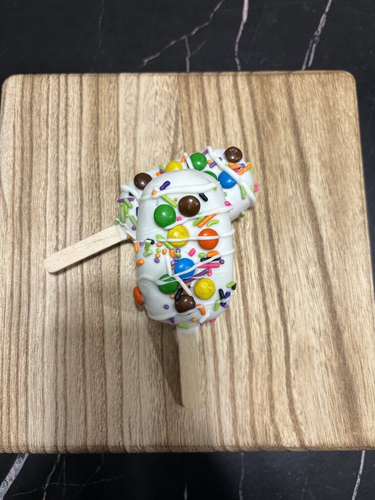 M&M and Funfetti Cakepop