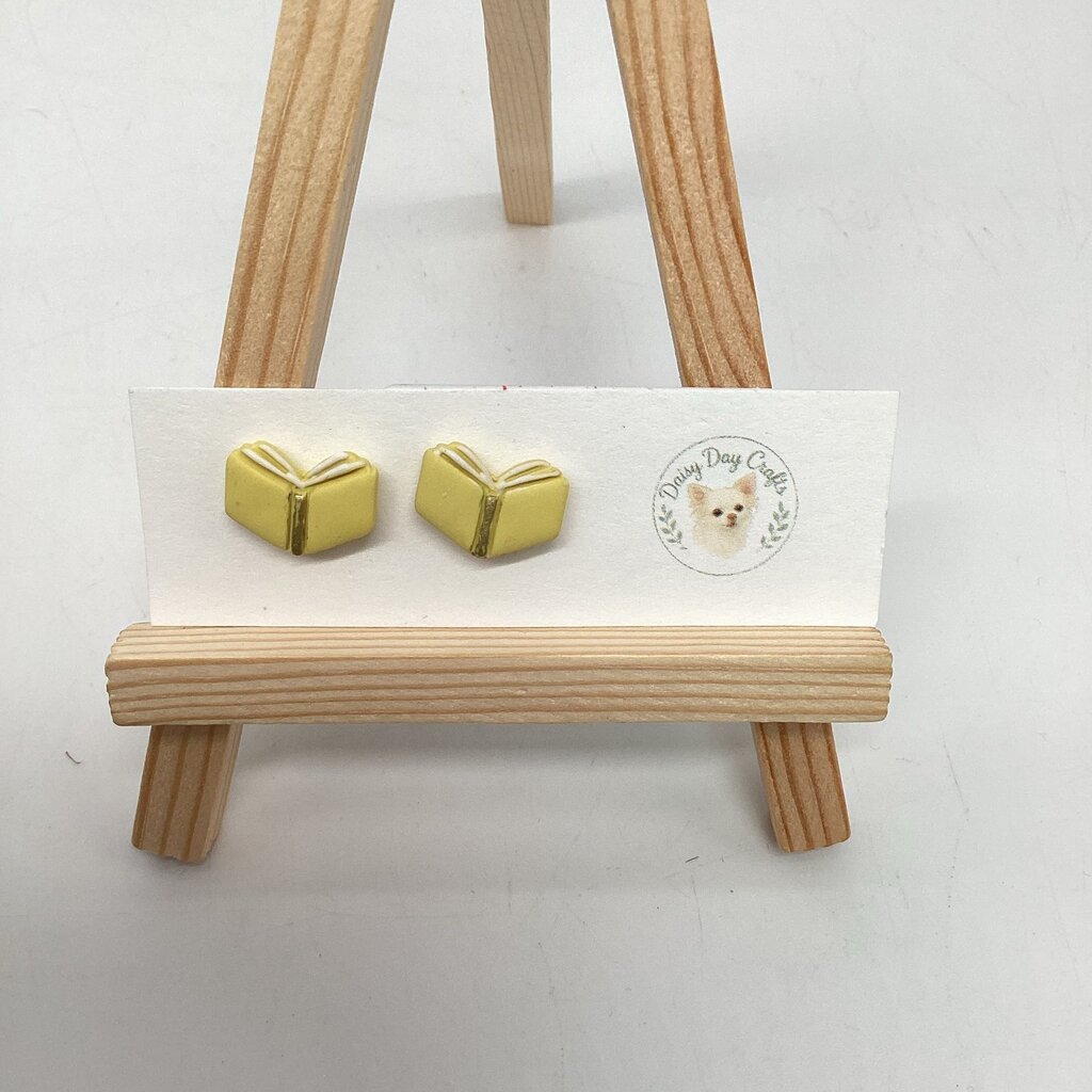 Book- yellow stud