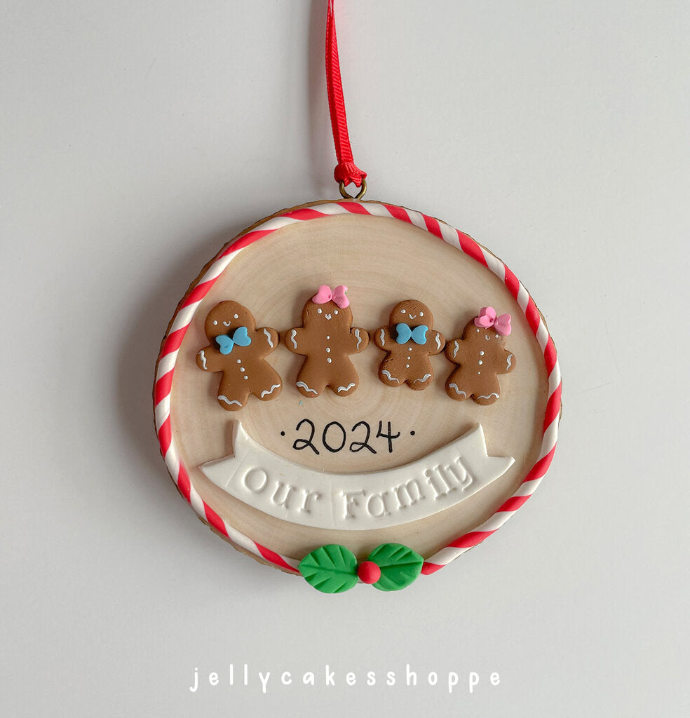 GINGERBREAD FAMILY ornament