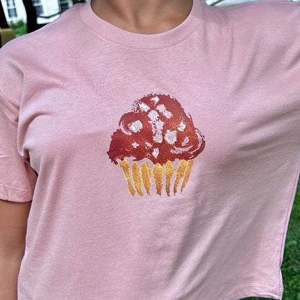 Chocolate Mocha Cupcake with Pink Sprinkles Cropped T-shirt