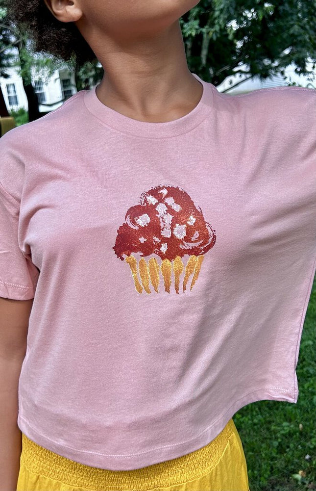 Chocolate Mocha Cupcake with Pink Sprinkles Cropped T-shirt