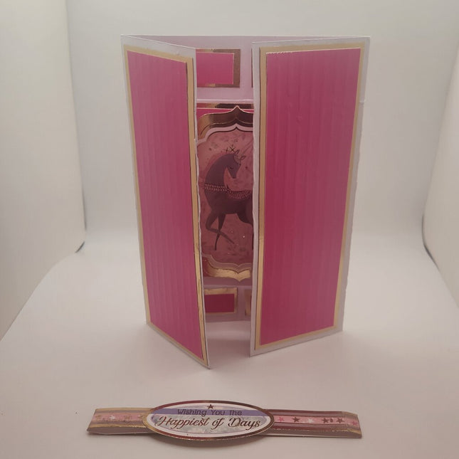 Center Pop Out Card/Unicorn