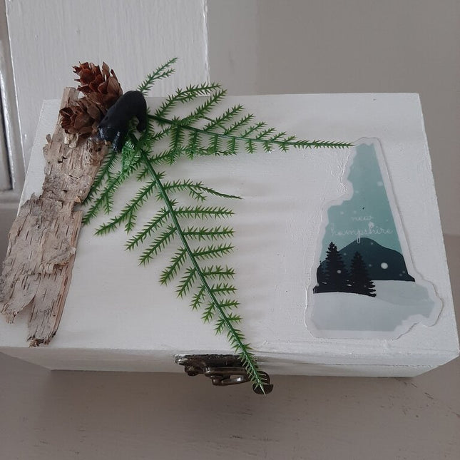 529- white trinket box