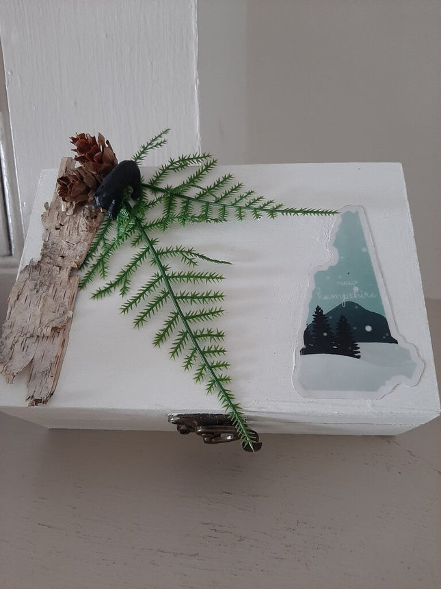 529- white trinket box