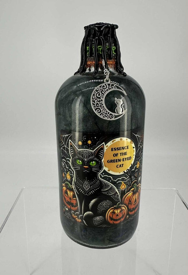 Essence of the Green-Eyed Cat