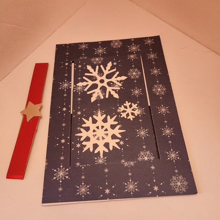 Slide & Pop Card/Snowflakes