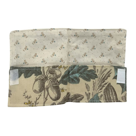 2 pocket wallet, birds and acorns