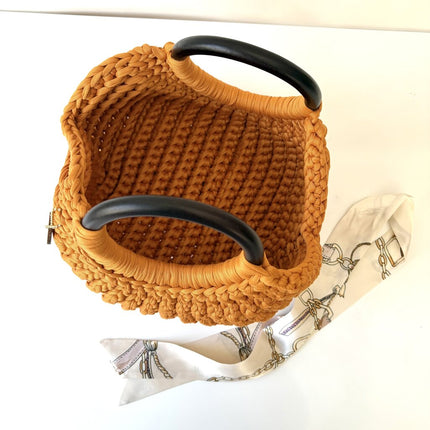 Crochet Cleopatra Purse w/wooden handle - Turmeric