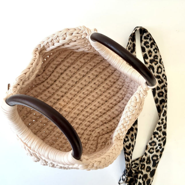 Crochet Cleopatra Purse w/wooden handle - Ivory