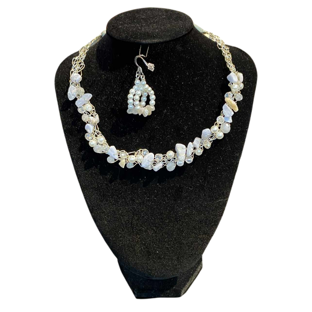 Crochet necklace and earring set Labordoite