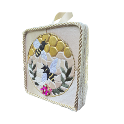Bee wallhanging - view 2
