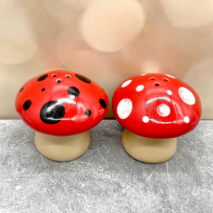 MUSHROOM SALT + PEPPER SET