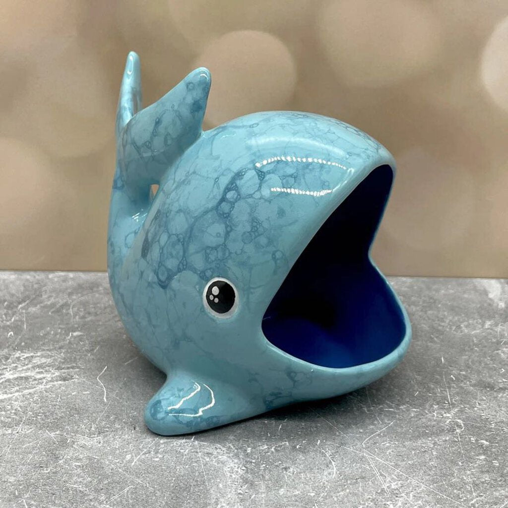 WHALE SCRUBBY HOLDER