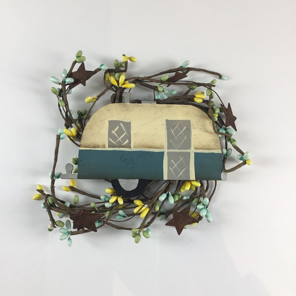 CAMPER SM BERRY WREATH